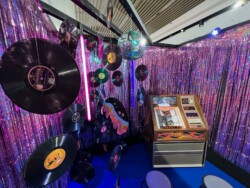 Selfie boxes Manor Sierre 2 , agence marketing événementiel suisse