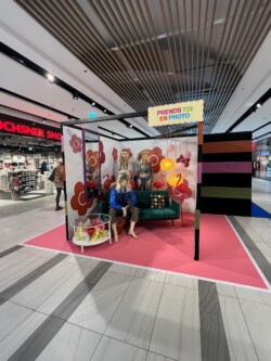 Selfie boxes Manor Sierre 3 , agence marketing événementiel suisse